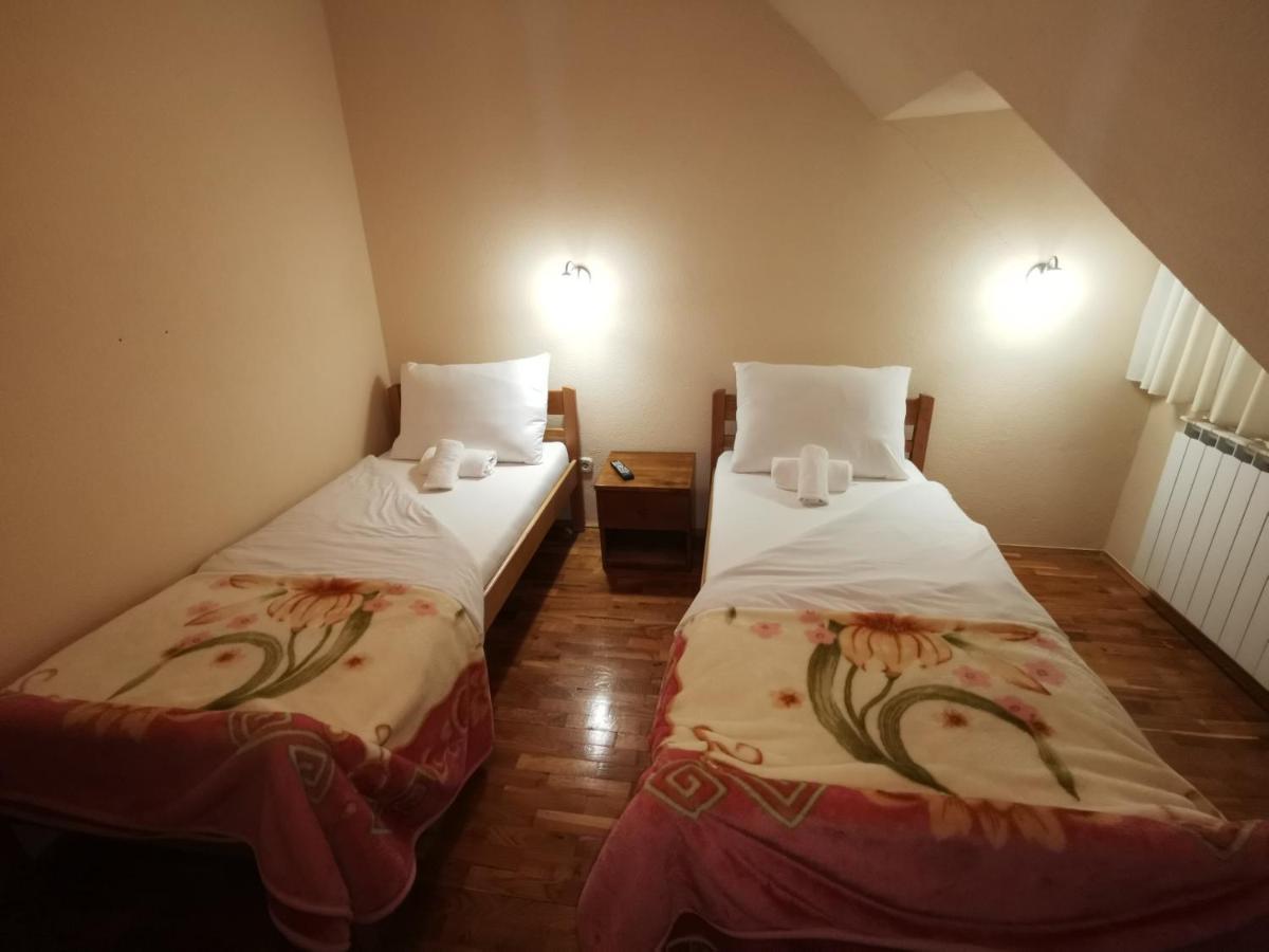 Hotel Gacka オトチャッツ エクステリア 写真